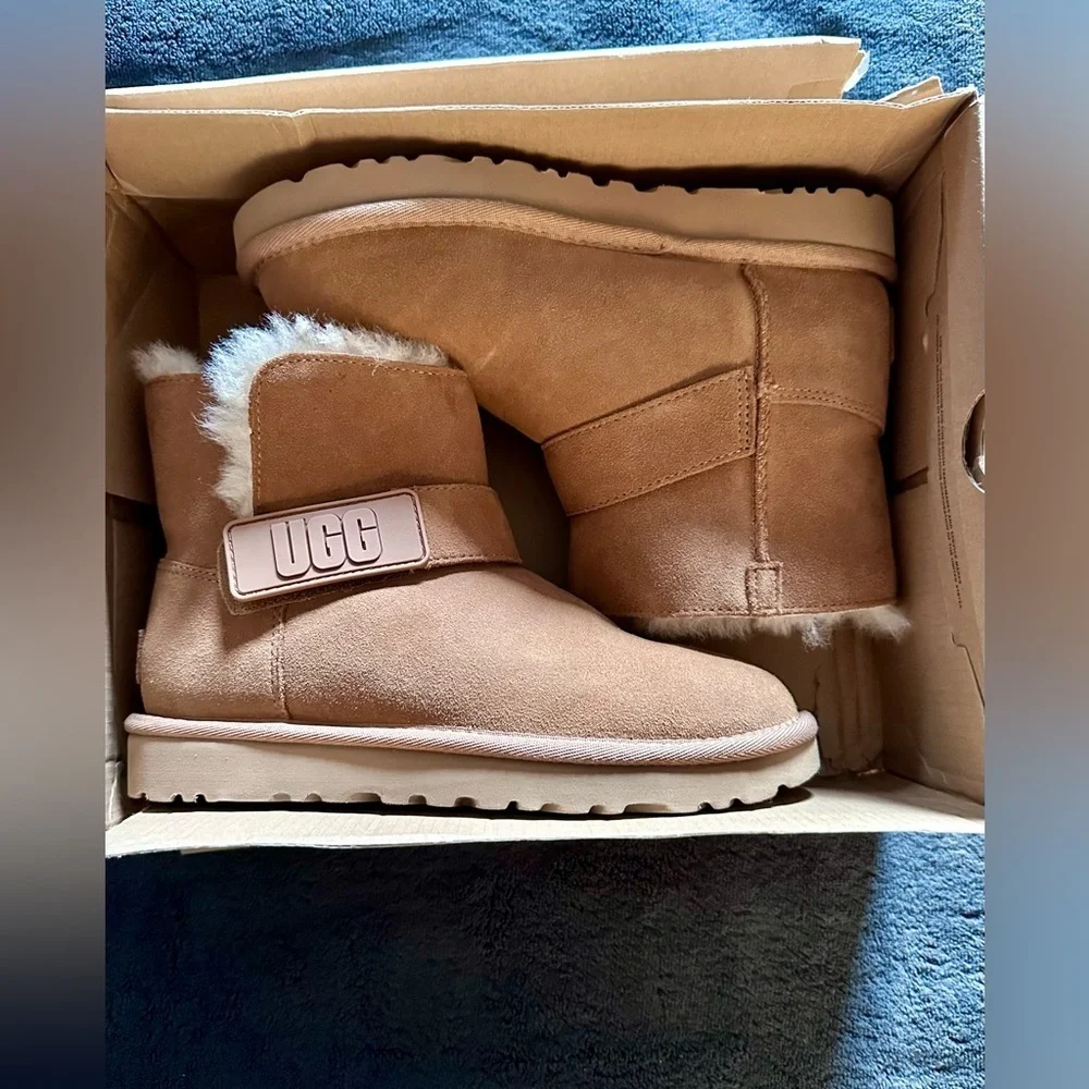 NIB UGG Bailey Mini Logo Strap Bootie - Size Womens 5 - Color Brown - Picture 2 of 13